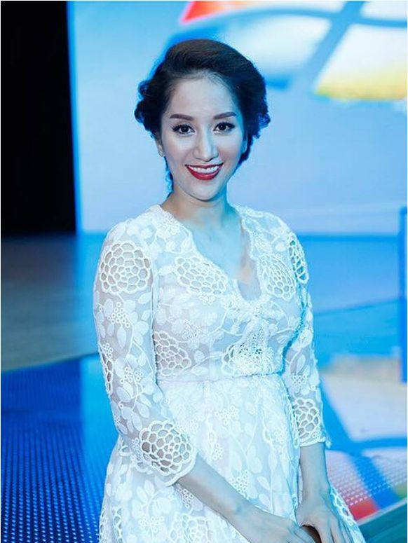 Những mỹ nhân Việt sinh con khi tuổi đã lớn - 9