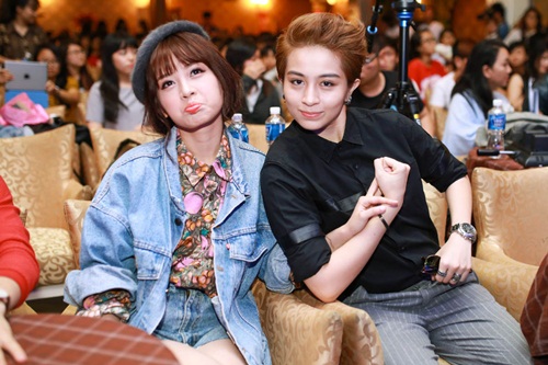 Chi Pu ôm chân Gil Lê khiến fan phát #039;cuồng#039; - 1