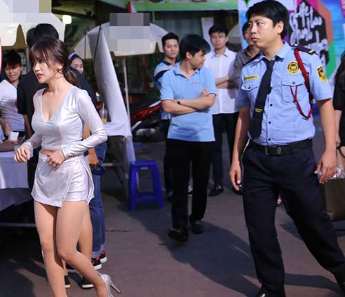 Sĩ Thanh trẻ trung, hết mình khi biểu diễn - 1