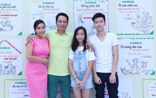 Vợ chồng Mỹ Linh - Anh Quân đưa 2 con dự sự kiện - 1
