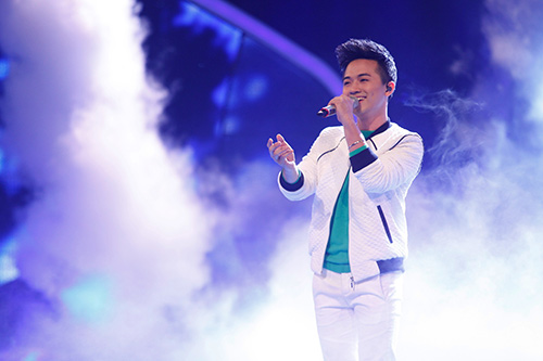 Nguyễn Duy ôm chầm Thu Minh sau khi bị loại - 2