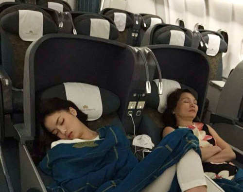 Sao Việt ủng hộ Kỳ Duyên: quot;Ai ngủ mà không xấu!quot; - 1