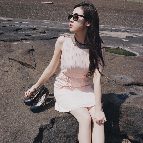 Sự thật bất ngờ khi bóc giá váy của Á hậu Tú Anh - 9