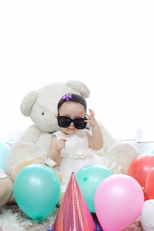 Con gái Trang Nhung cực hóm hỉnh đón sinh nhật đầu tiên - 10