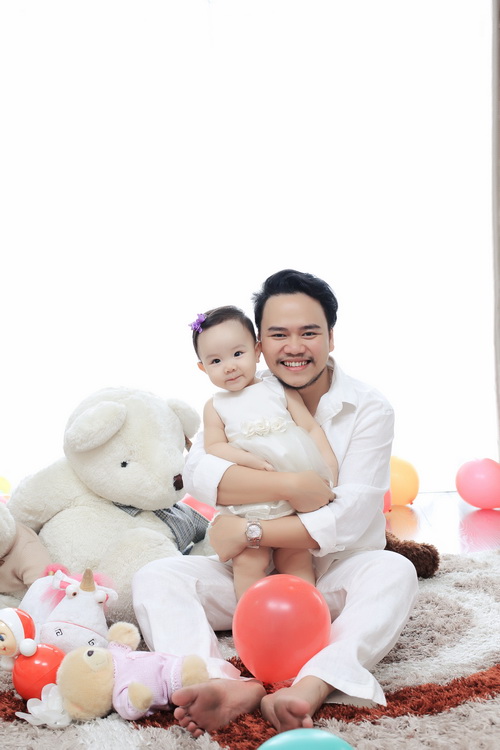 Con gái Trang Nhung cực hóm hỉnh đón sinh nhật đầu tiên - 6