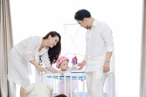 Con gái Trang Nhung cực hóm hỉnh đón sinh nhật đầu tiên - 2