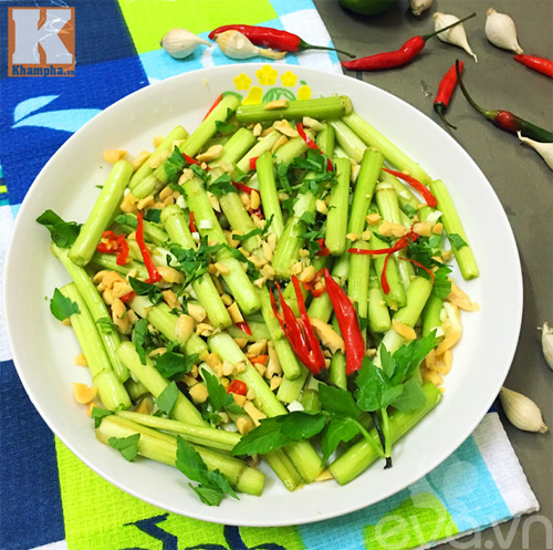 Hấp dẫn với nộm rau cần giòn ngon - 11