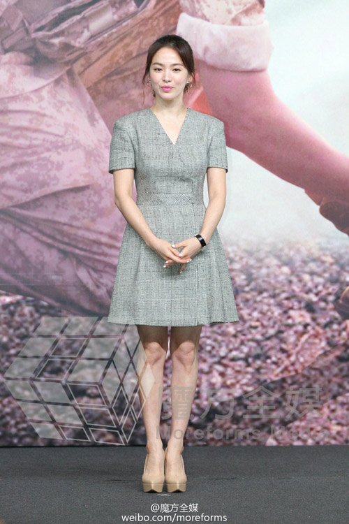 Song Joong Ki và Song Hye Kyo tình tứ tại họp báo - 3