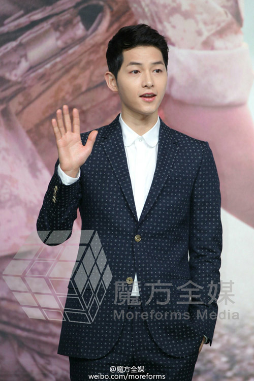 Song Joong Ki và Song Hye Kyo tình tứ tại họp báo - 6