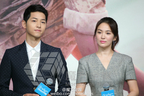 Song Joong Ki và Song Hye Kyo tình tứ tại họp báo - 10