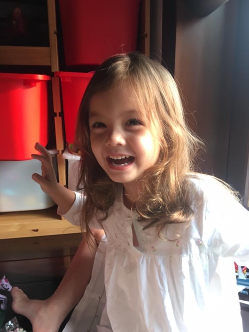 Con gái Hồng Nhung bị ngã gãy xương đòn vai - 6