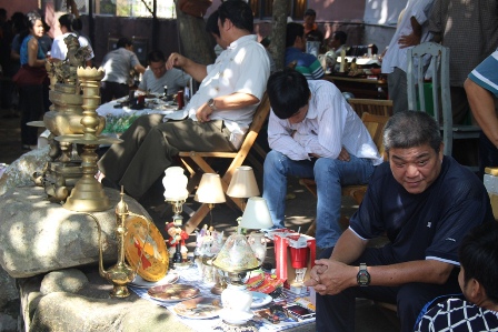 Độc đáo chợ #039;ve chai#039; ở giữa lòng Sài Gòn - 2