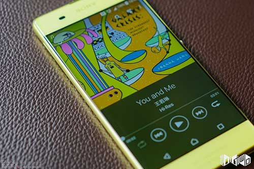 Mê mẩn với Sony Xperia XA màu vàng chanh - 3