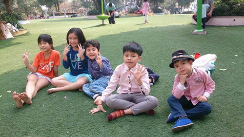 Ngắm con gái 9 tuổi nét cực xinh của ĐD Trần Lực - 14