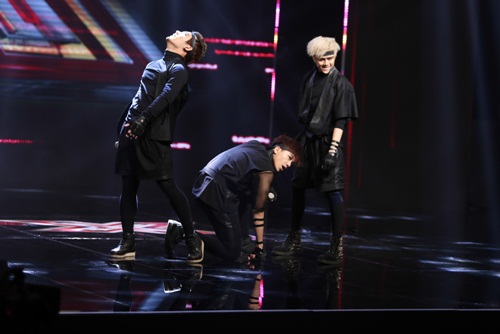 Chàng quot;quét rácquot; giống Bi Rain gây sốt xình xịch ở X-Factor - 14