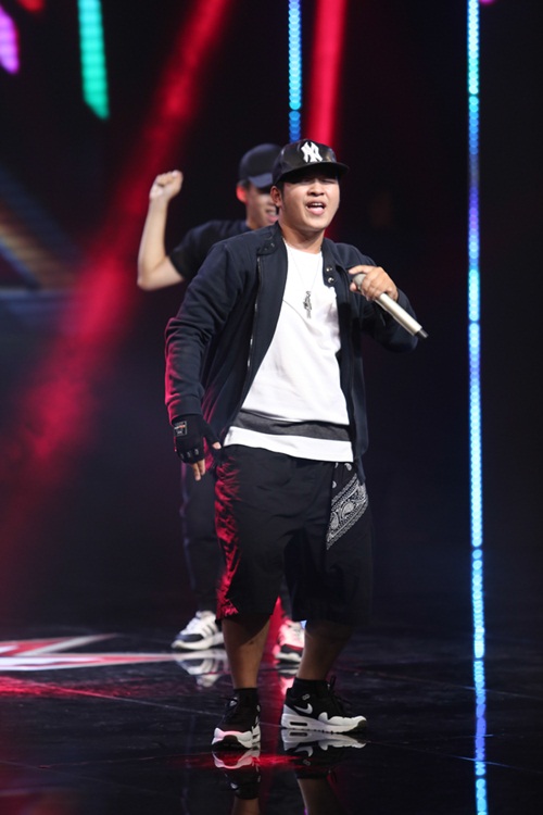 Chàng quot;quét rácquot; giống Bi Rain gây sốt xình xịch ở X-Factor - 11