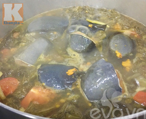 Canh cá trê dưa cải chua ngon cơm ngày hè - 4