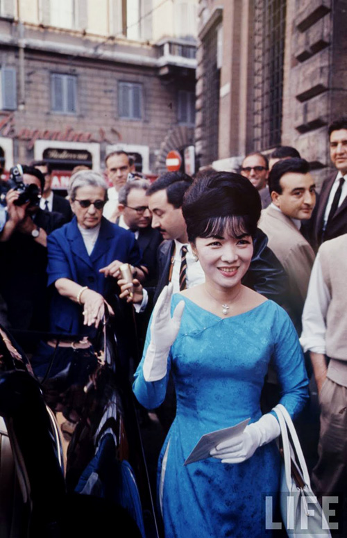 Hai huyền thoại thời trang bất tử của Việt Nam - 13