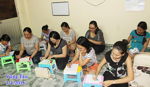 Mẹ 2 con lặn lội trăm cây số dạy ăn dặm kiểu Nhật - 1