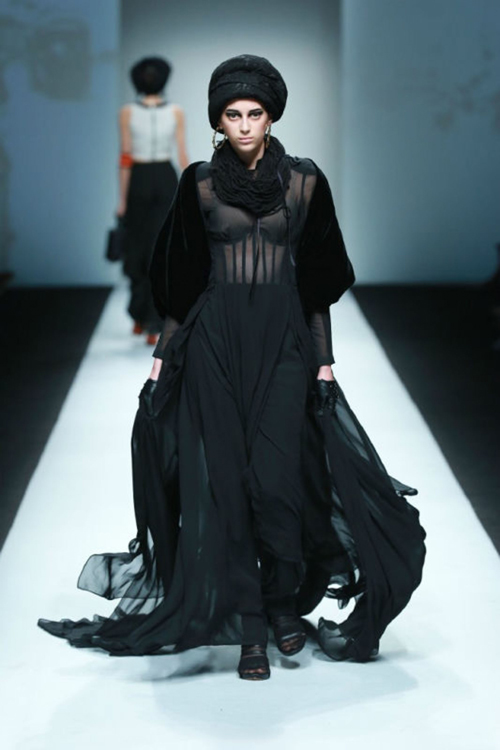 Xuân Lan bất ngờ đội nón quai thao tái xuất sàn catwalk - 13