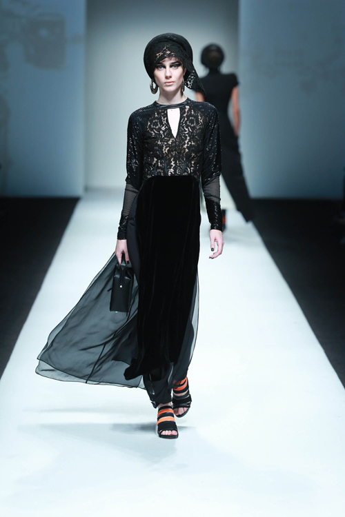 Xuân Lan bất ngờ đội nón quai thao tái xuất sàn catwalk - 7