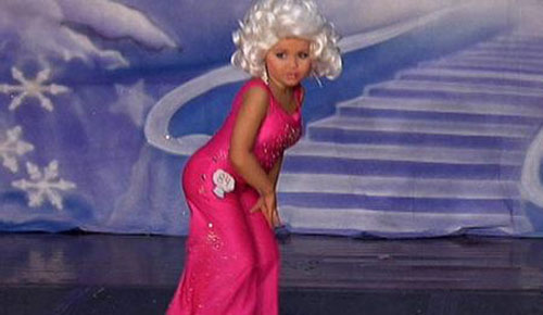 Ép con gái tiêm botox, nhuộm da để thi hoa hậu nhí - 13