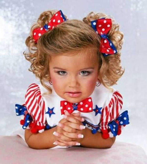 Ép con gái tiêm botox, nhuộm da để thi hoa hậu nhí - 6