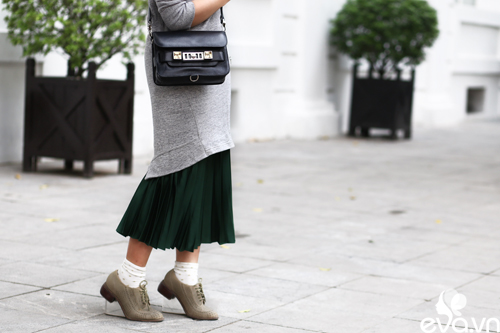 Street style tuần: Màu xám đang làm chị em say như điếu đổ - 6