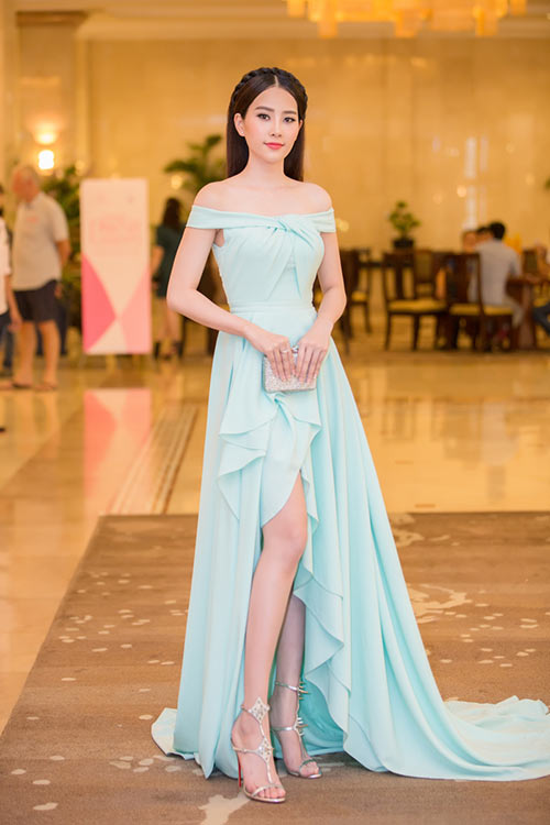 Nam Em đẹp mong manh bên Hà Thu, Diệu Linh - 1