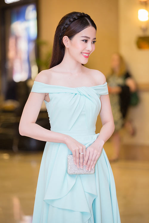 Nam Em đẹp mong manh bên Hà Thu, Diệu Linh - 2