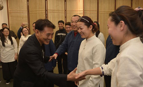 Sức khỏe kém, Lý Liên Kiệt di chuyển khó khăn - 2