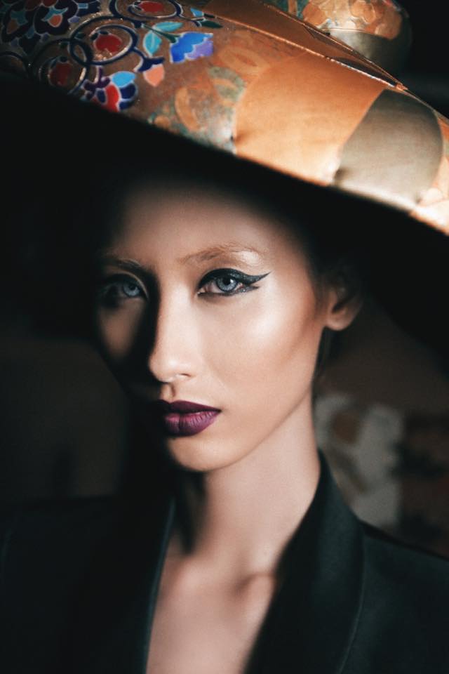 Chuyên gia tiết lộ hậu trường make up tuần lễ VN Quốc tế - 12