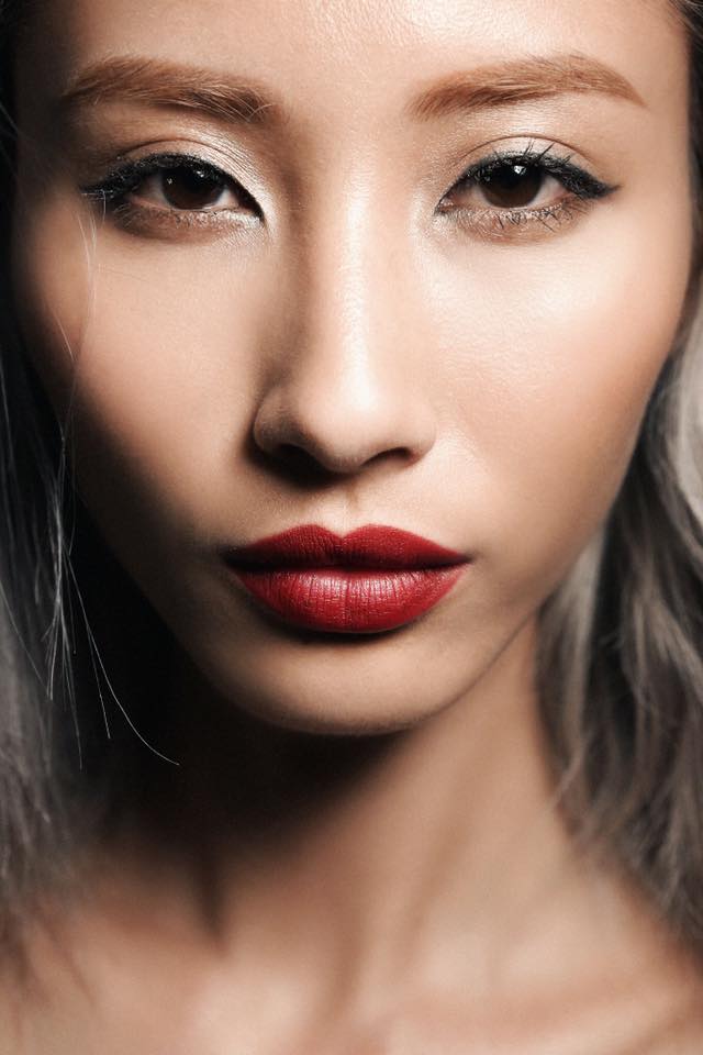 Chuyên gia tiết lộ hậu trường make up tuần lễ VN Quốc tế - 16