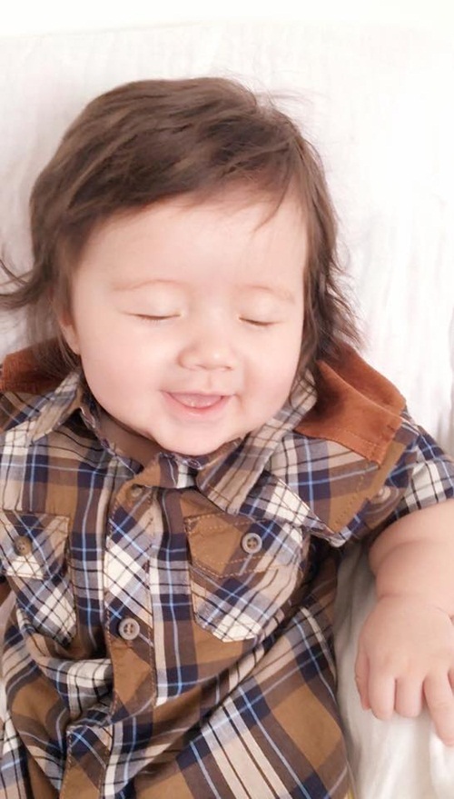 #039;Chao đảo#039; với nụ cười thiên thần của quý tử nhà Elly Trần - 4