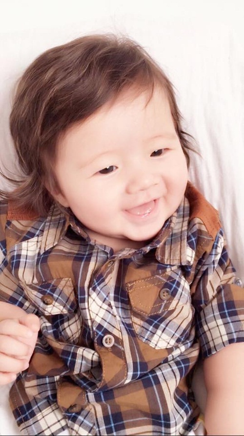 #039;Chao đảo#039; với nụ cười thiên thần của quý tử nhà Elly Trần - 1