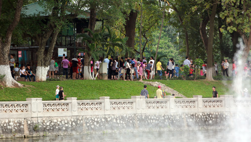 Công viên Thủ Lệ quot;nêmquot; chặt người ngày nghỉ lễ - 1