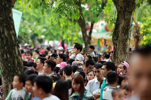 Công viên Thủ Lệ quot;nêmquot; chặt người ngày nghỉ lễ - 5