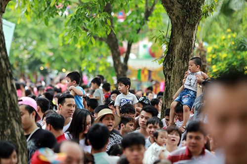 Công viên Thủ Lệ quot;nêmquot; chặt người ngày nghỉ lễ - 9