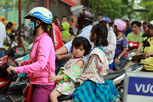 Công viên Thủ Lệ quot;nêmquot; chặt người ngày nghỉ lễ - 13