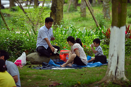 Công viên Thủ Lệ quot;nêmquot; chặt người ngày nghỉ lễ - 12