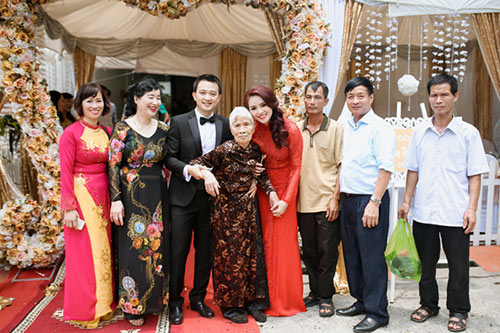 Hoa khôi Thể thao Lại Hương Thảo bất ngờ làm lễ ăn hỏi - 8