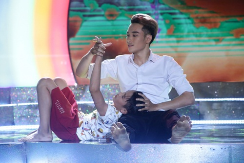 Việt Hương nhận trả tiền học cho 3 bé mồ côi mẹ đến năm 18 tuổi - 3