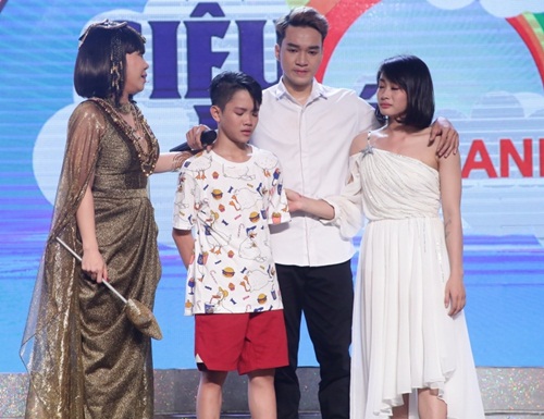 Việt Hương nhận trả tiền học cho 3 bé mồ côi mẹ đến năm 18 tuổi - 1