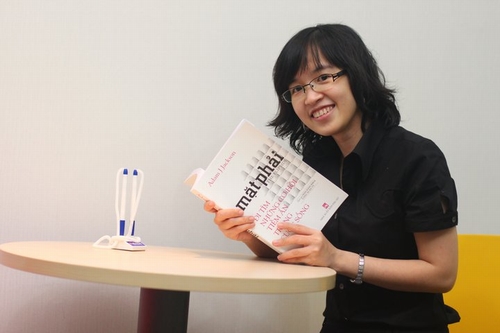 Dịch giả Uông Xuân Vy: Bỏ Singapore về Việt Nam làm giám đốc - 1