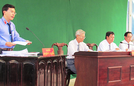 Cấm kiểm sát viên ngáp, dùng điện thoại... khi ngồi tòa - 1