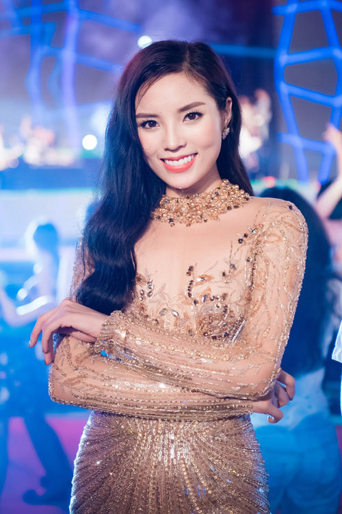 Tuần qua: Kỳ Duyên - Huyền My khoe đường cong nóng bỏng - 2