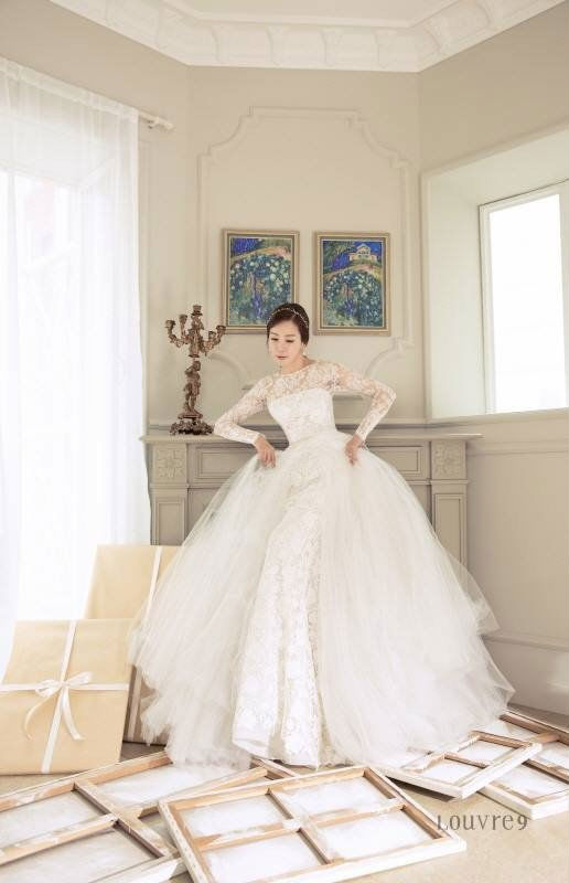 Lộ ảnh cưới quot;giấu mặt chồngquot; của Kim Jung Eun - 1