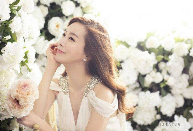 Lộ ảnh cưới quot;giấu mặt chồngquot; của Kim Jung Eun - 3