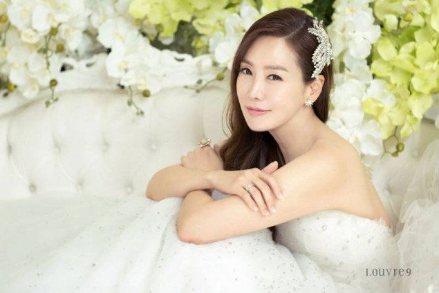 Lộ ảnh cưới quot;giấu mặt chồngquot; của Kim Jung Eun - 4