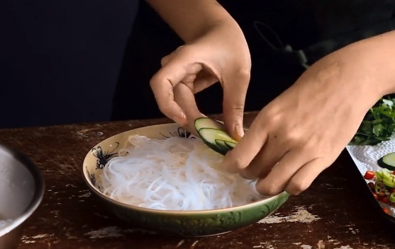 Miến trộn thịt gà viên siêu ngon - 5